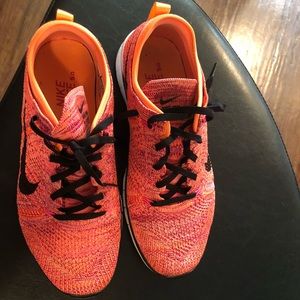 NIKE Free 5.0 size 7.5 orange/pink